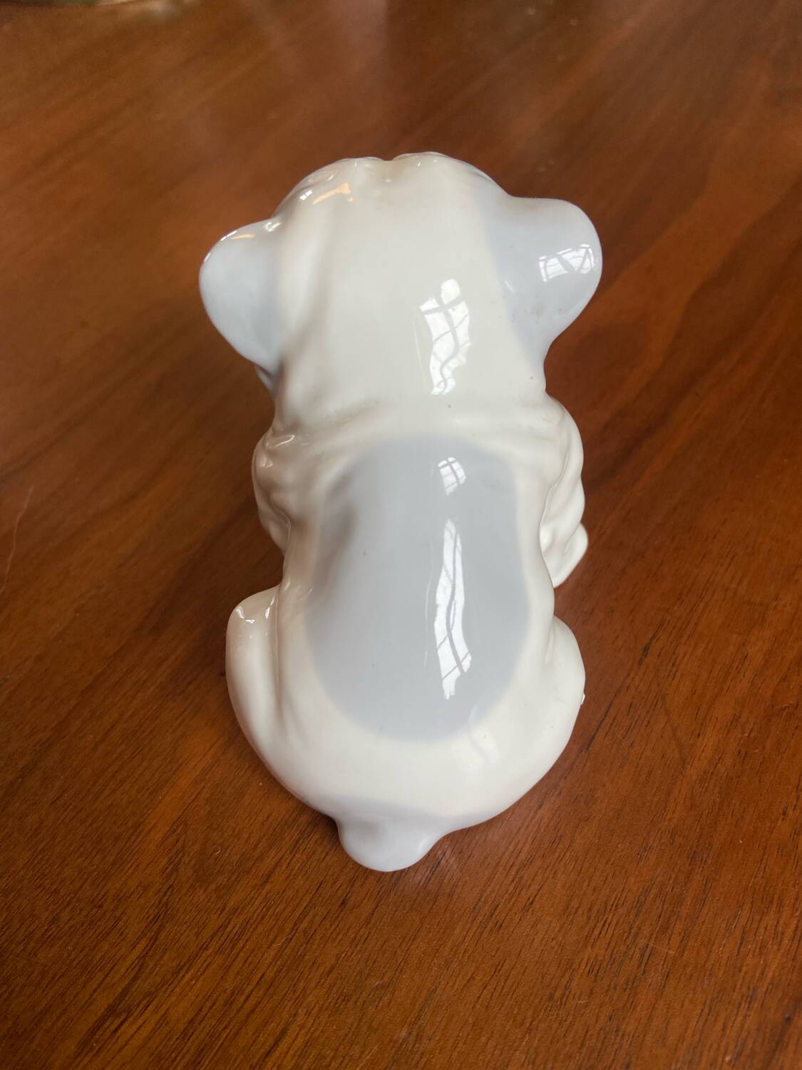 Chien en porcelaine Harvey Knox