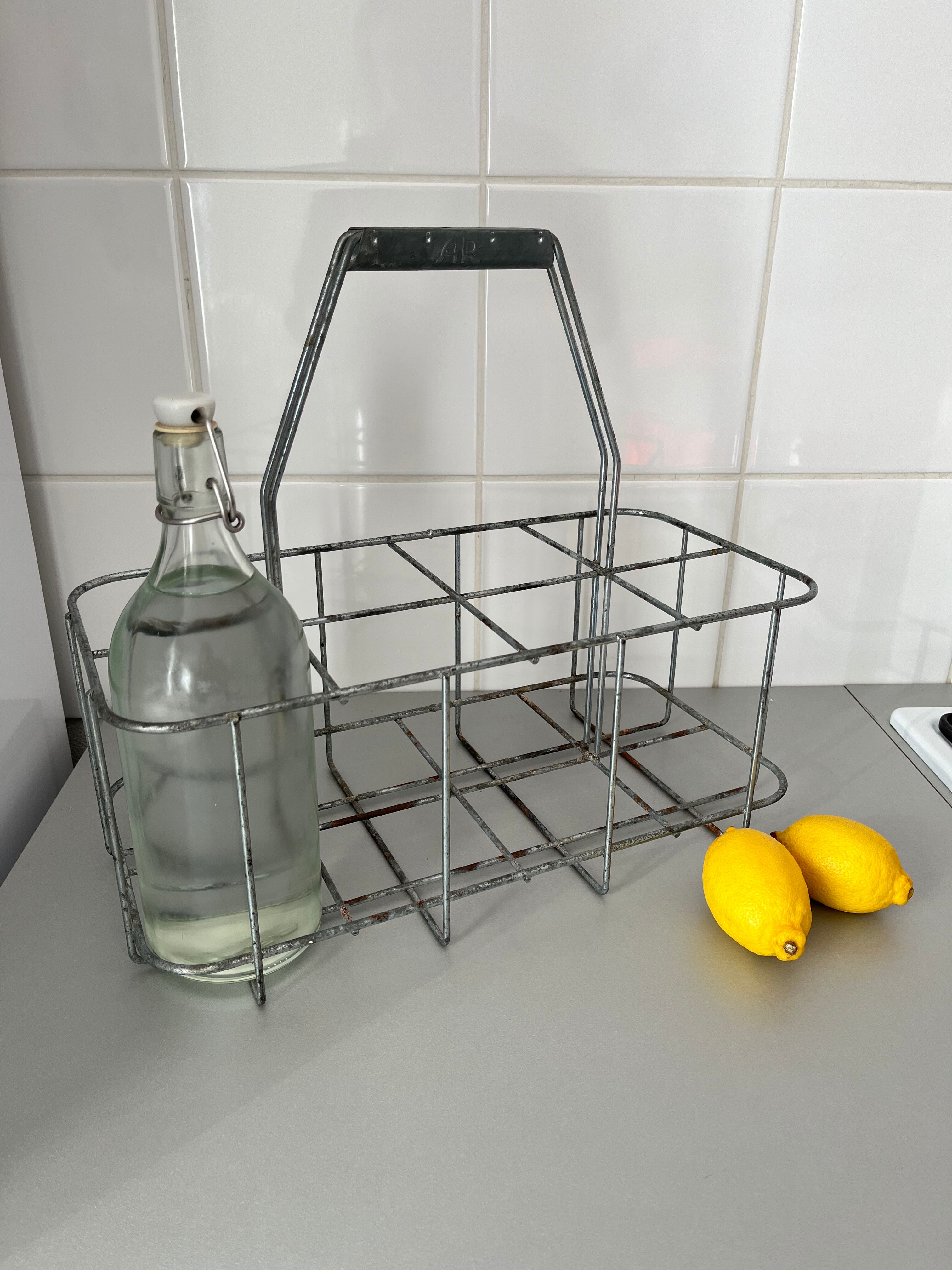 Metal bottle basket