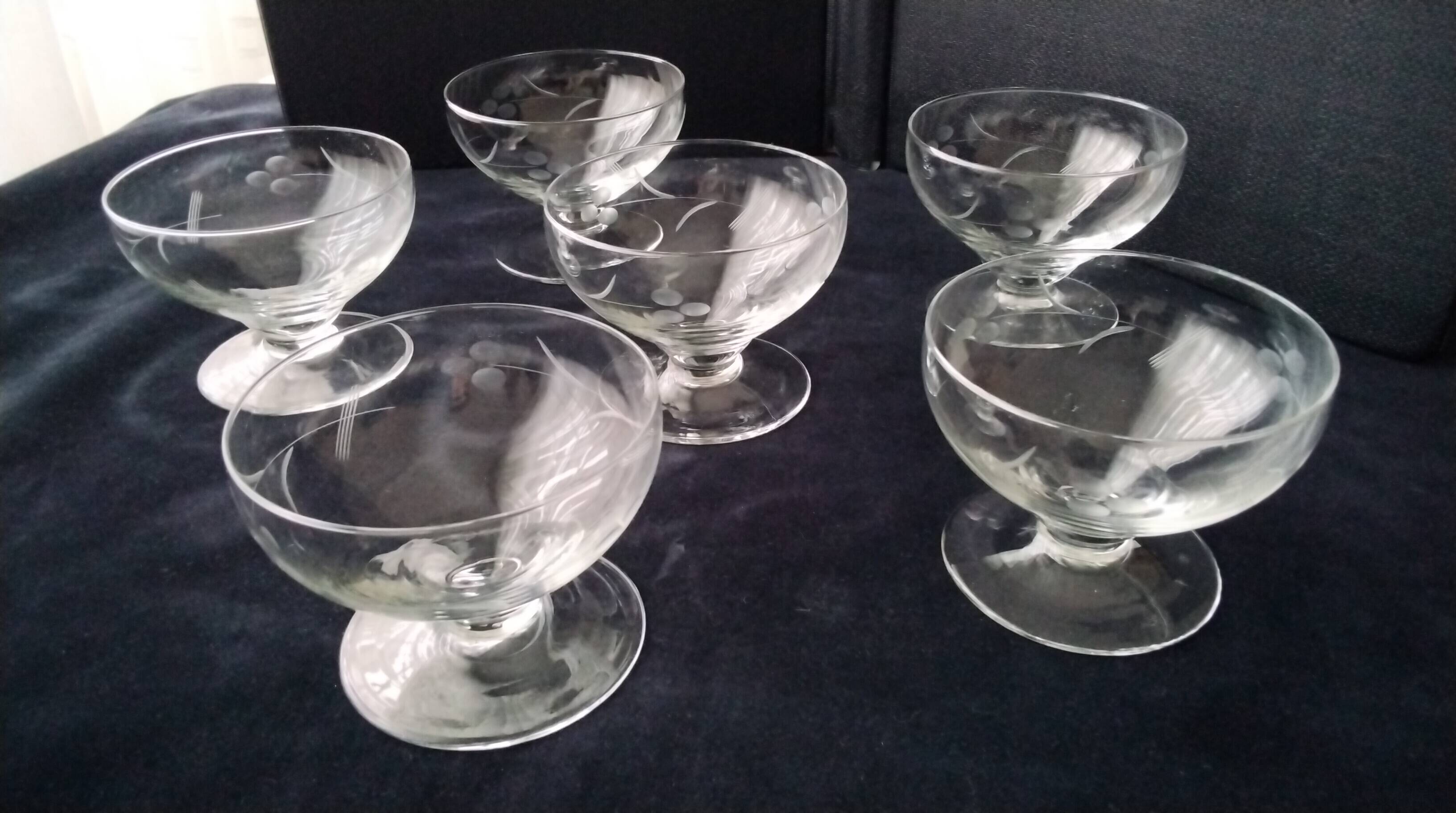 6 Vintage Low Champagne Glasses