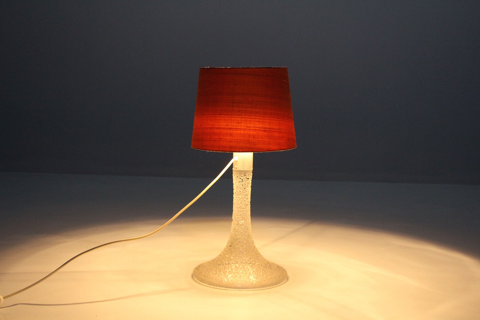 Frosted glass lamp and wild silk