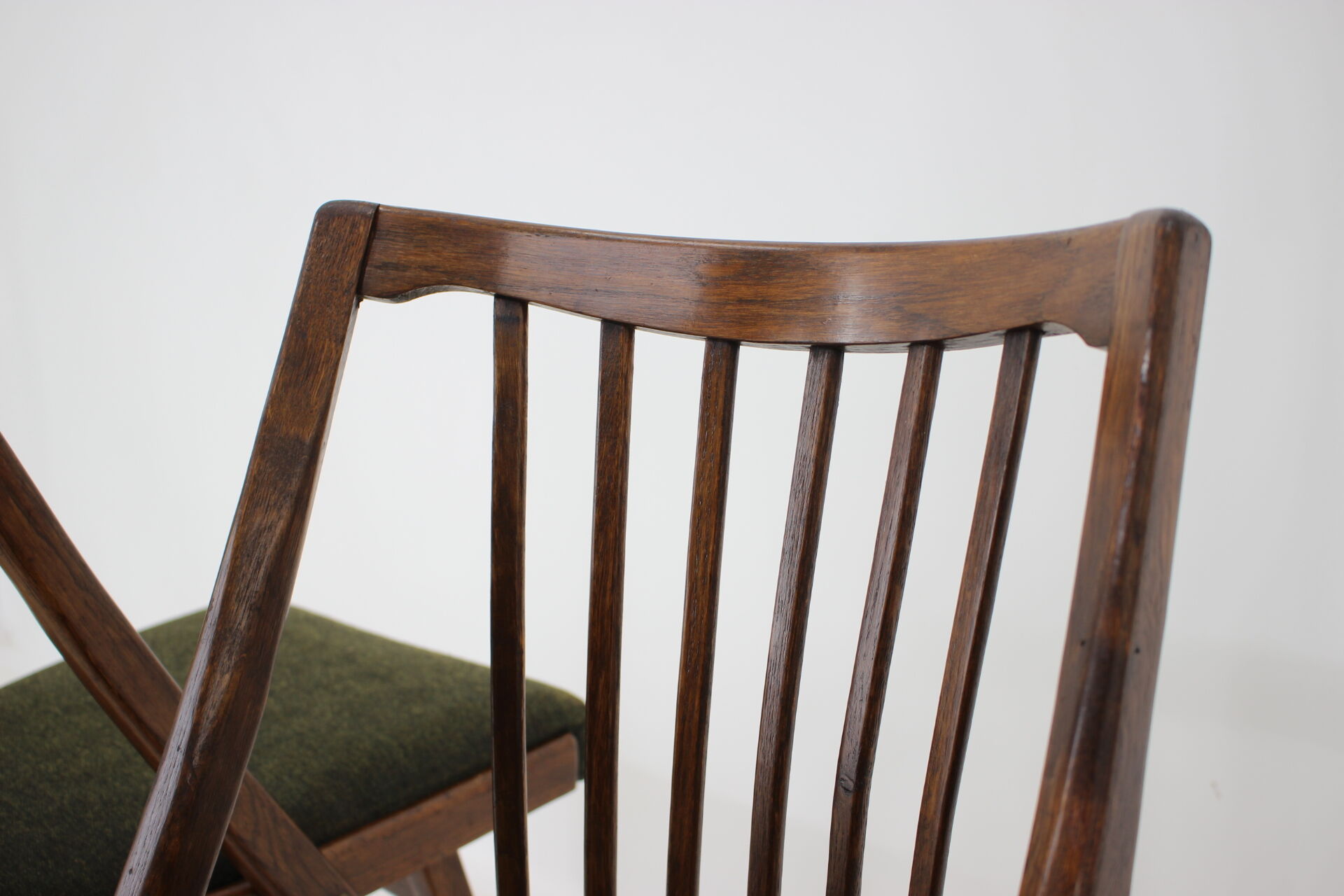 Lot de 4 chaises conçues par Antonín Šuman