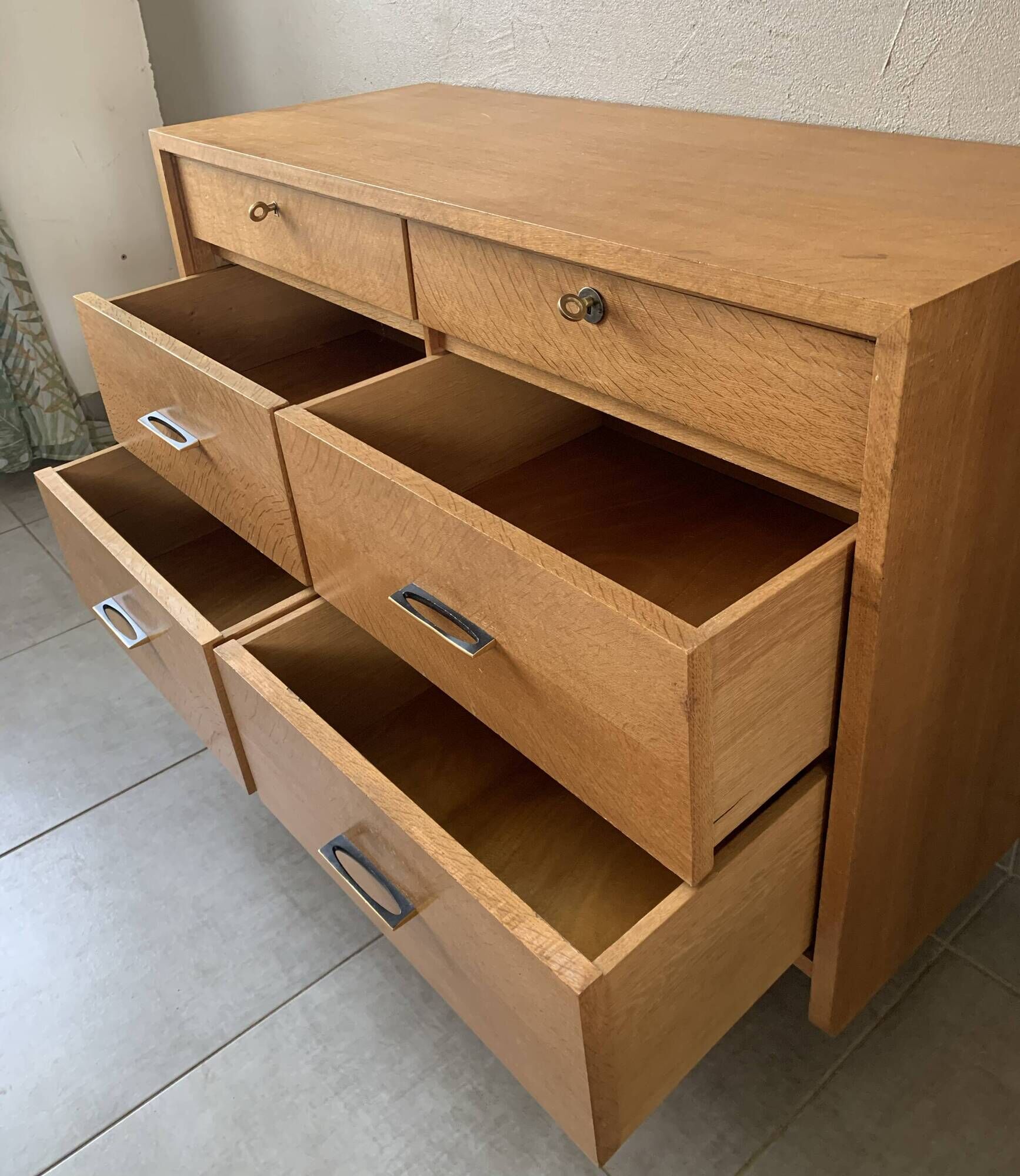 Large vintage 6-drawer chest of drawers from the 50s in oak.