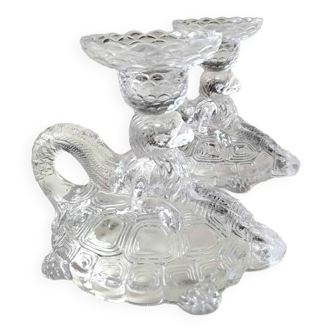 Paire de bougeoirs à main - Verre moulé de Portieux/Vallerysthal figurant une tortue