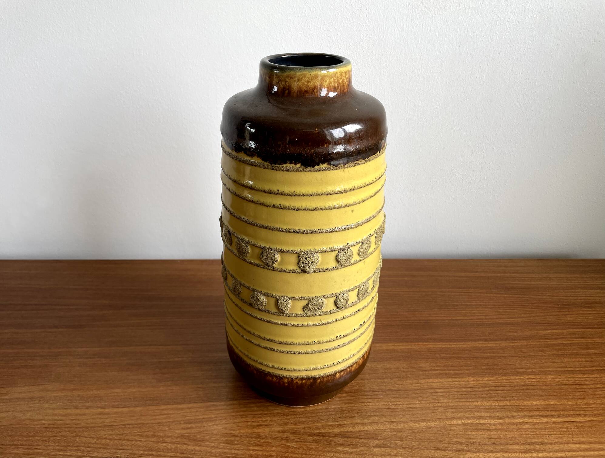 Veb haldensleben 3045a - grand vase est-allemand de la rda - design moderne tactile du milieu du siècle