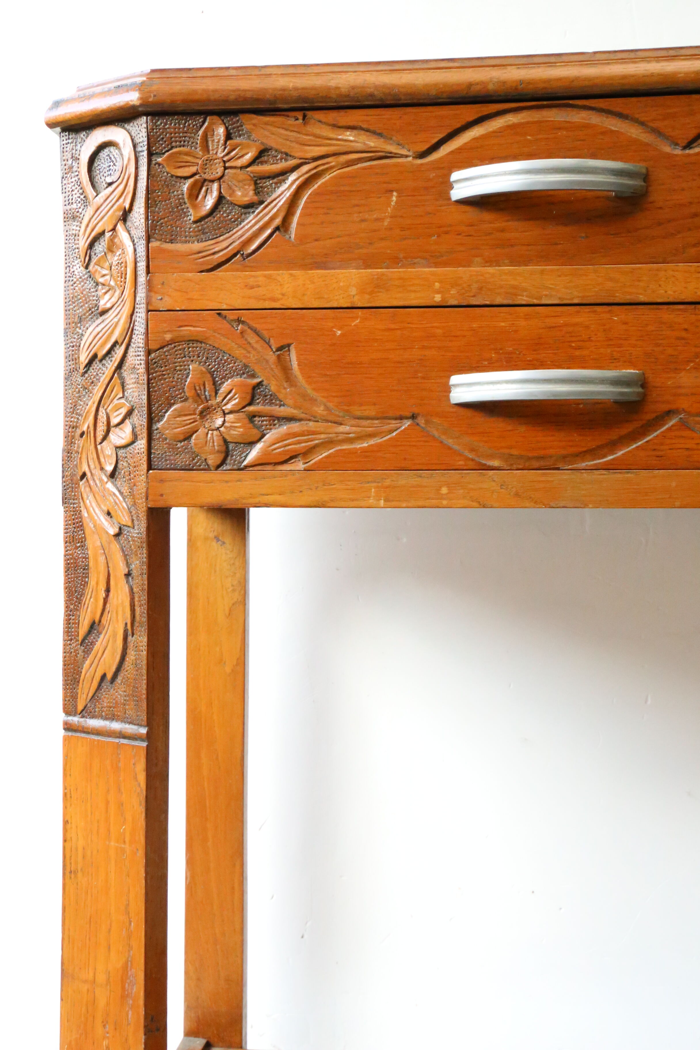 Art deco floral carved healing, 1920s