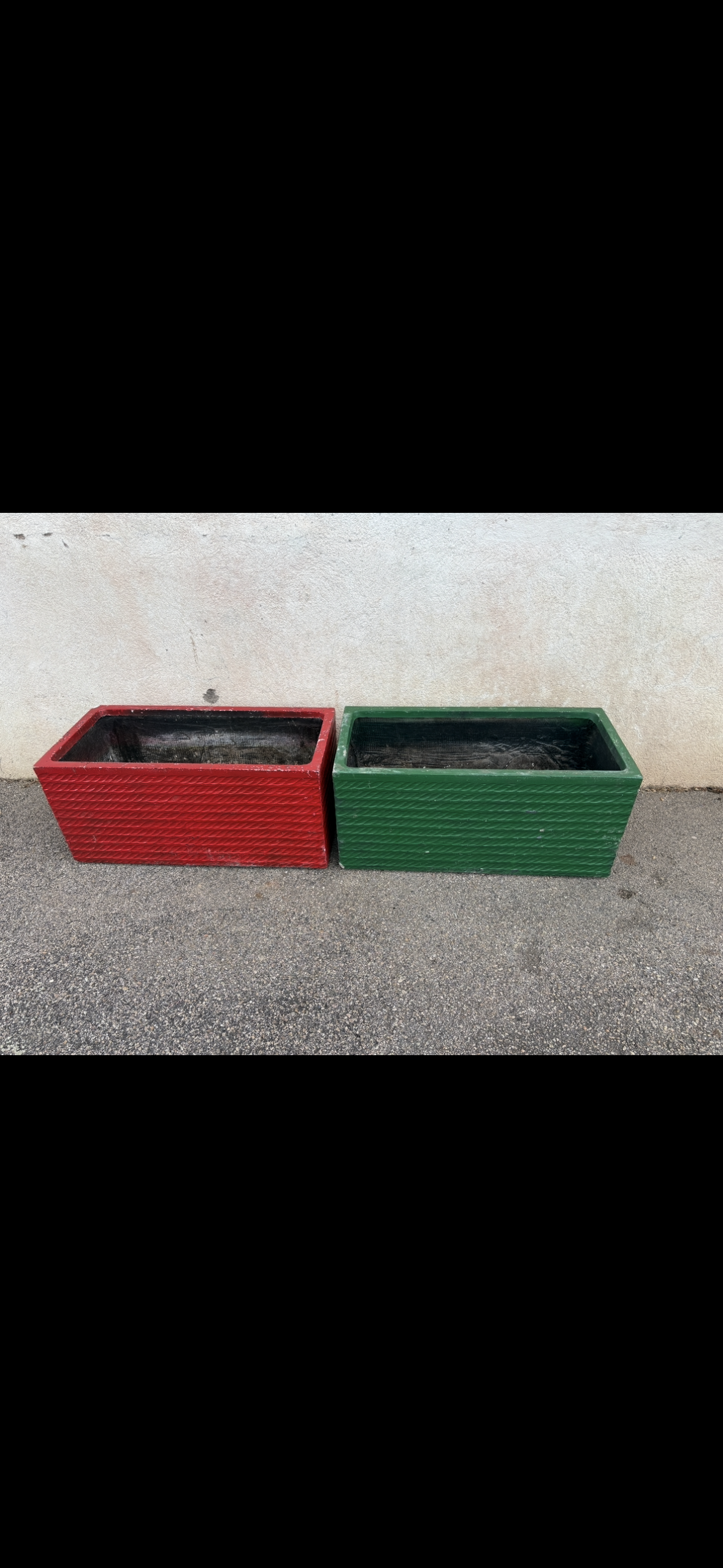 2 red/green planters