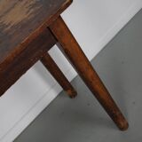 Table d'appoint ou bureau vintage en pin rustique français, années 1950