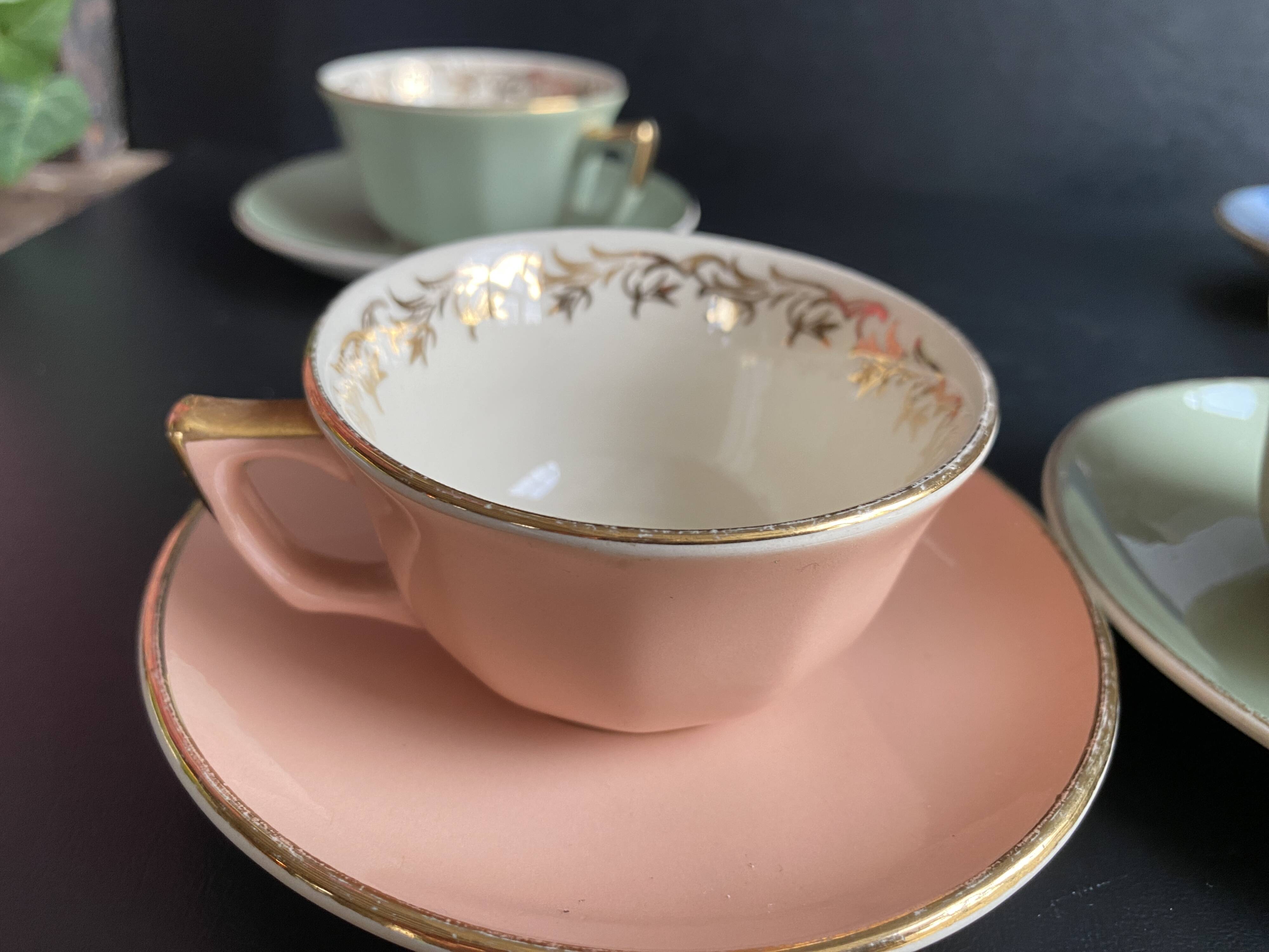 Set of 4 Villeroy & Boch Vintage 50s Cups and Saucers - Pastel & Gold
