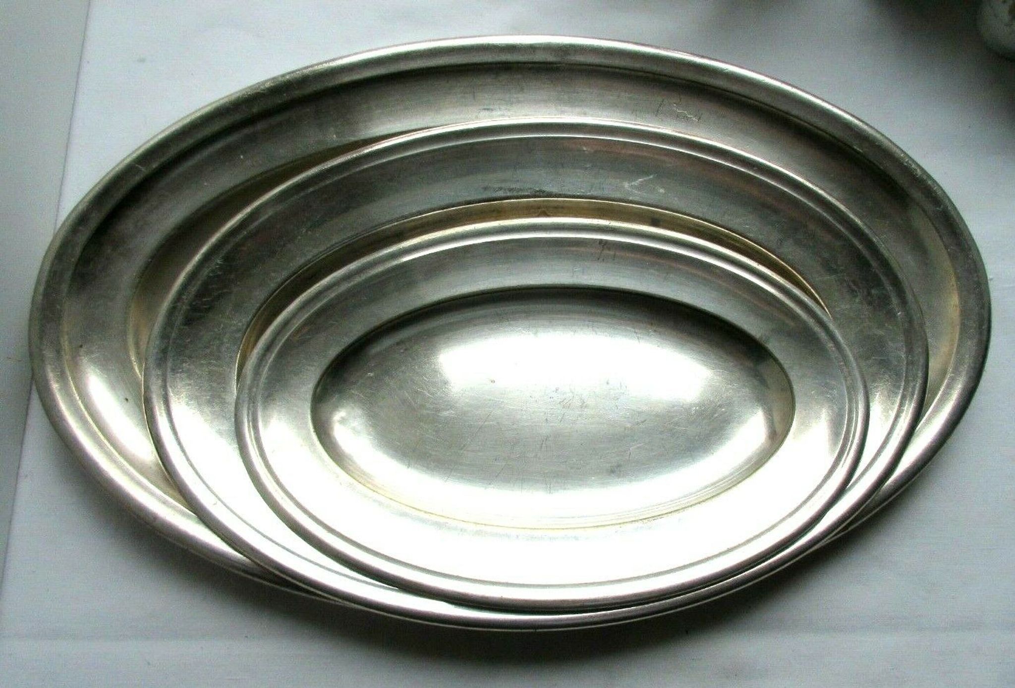 Art Deco oval plate in silver white metal by Félix Frères in Toulouse