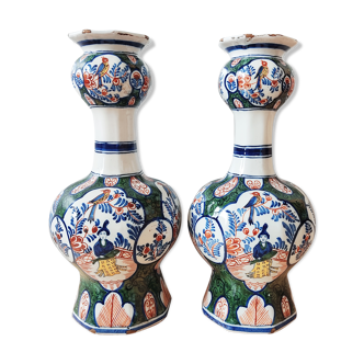 Paire de vases polychromes Delft signés LPK décor chinois