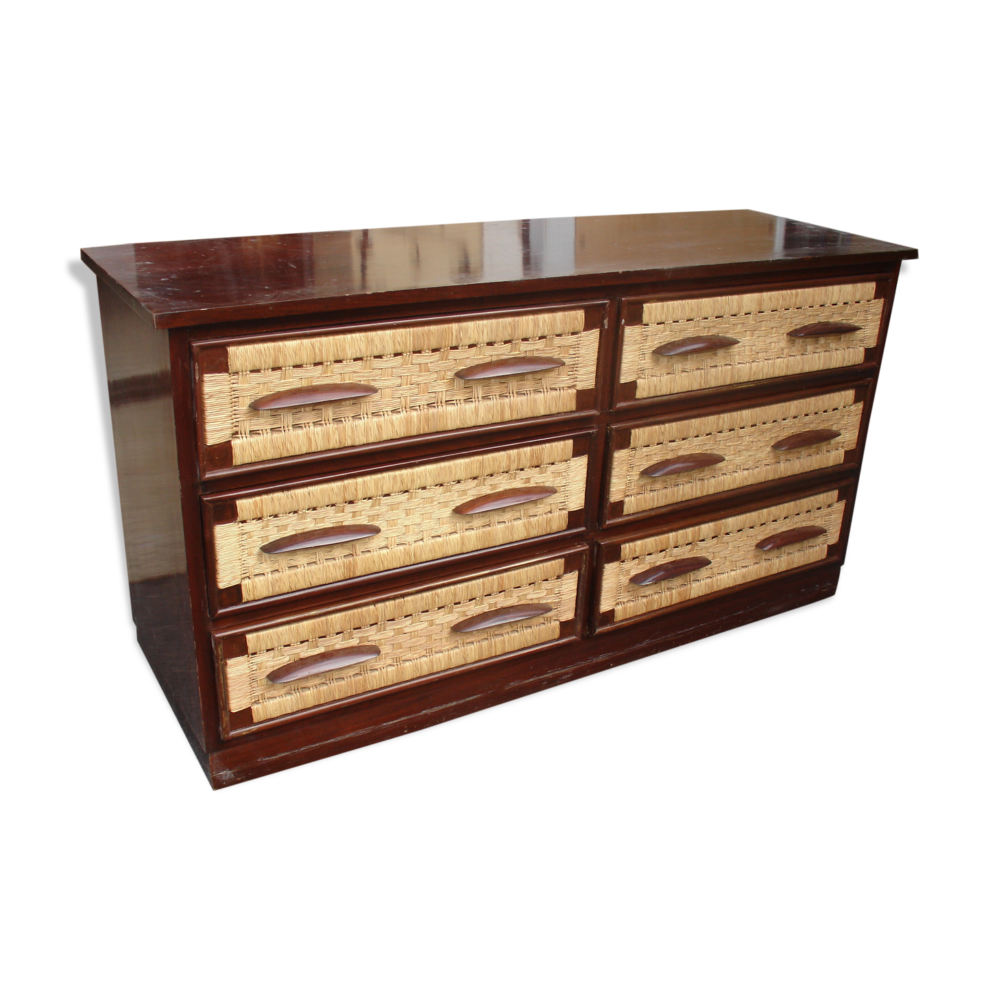 Six-drawer mahogany and straw chest of drawers, circa 1950, made in Mexico