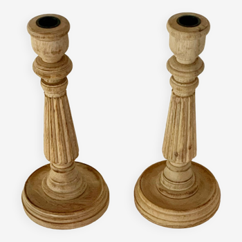 Paire de chandeliers en bois