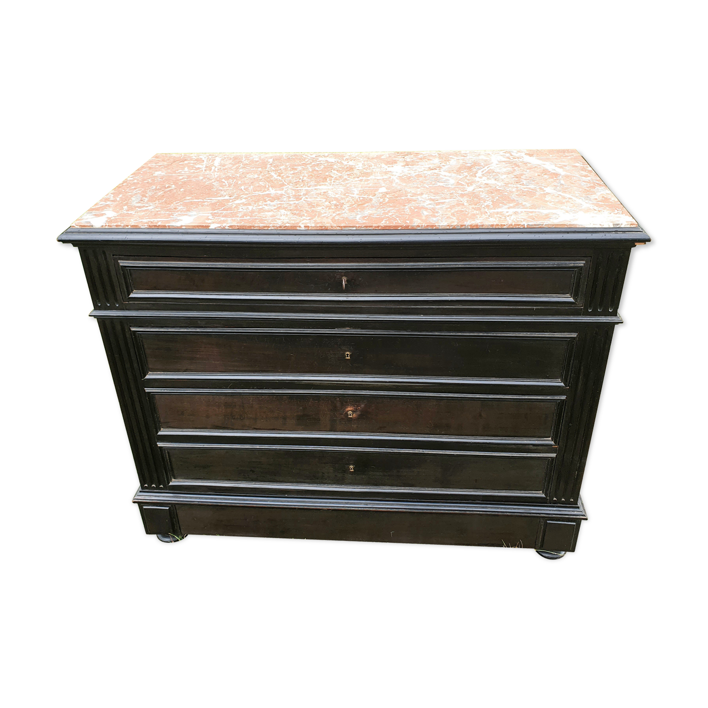 Blackened wooden chest of drawers with 5 drawers