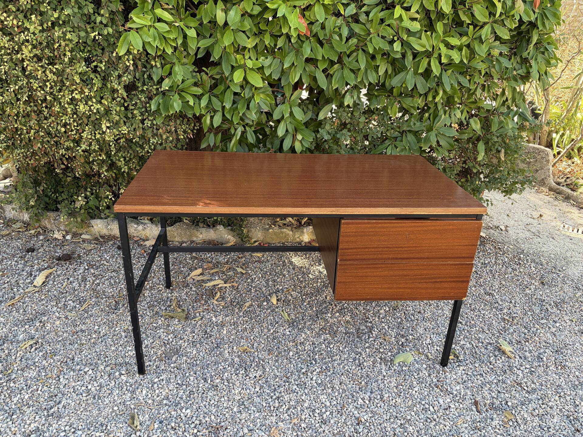 Model 620 desk by Pierre Guariche for Minvielle, France circa 1955