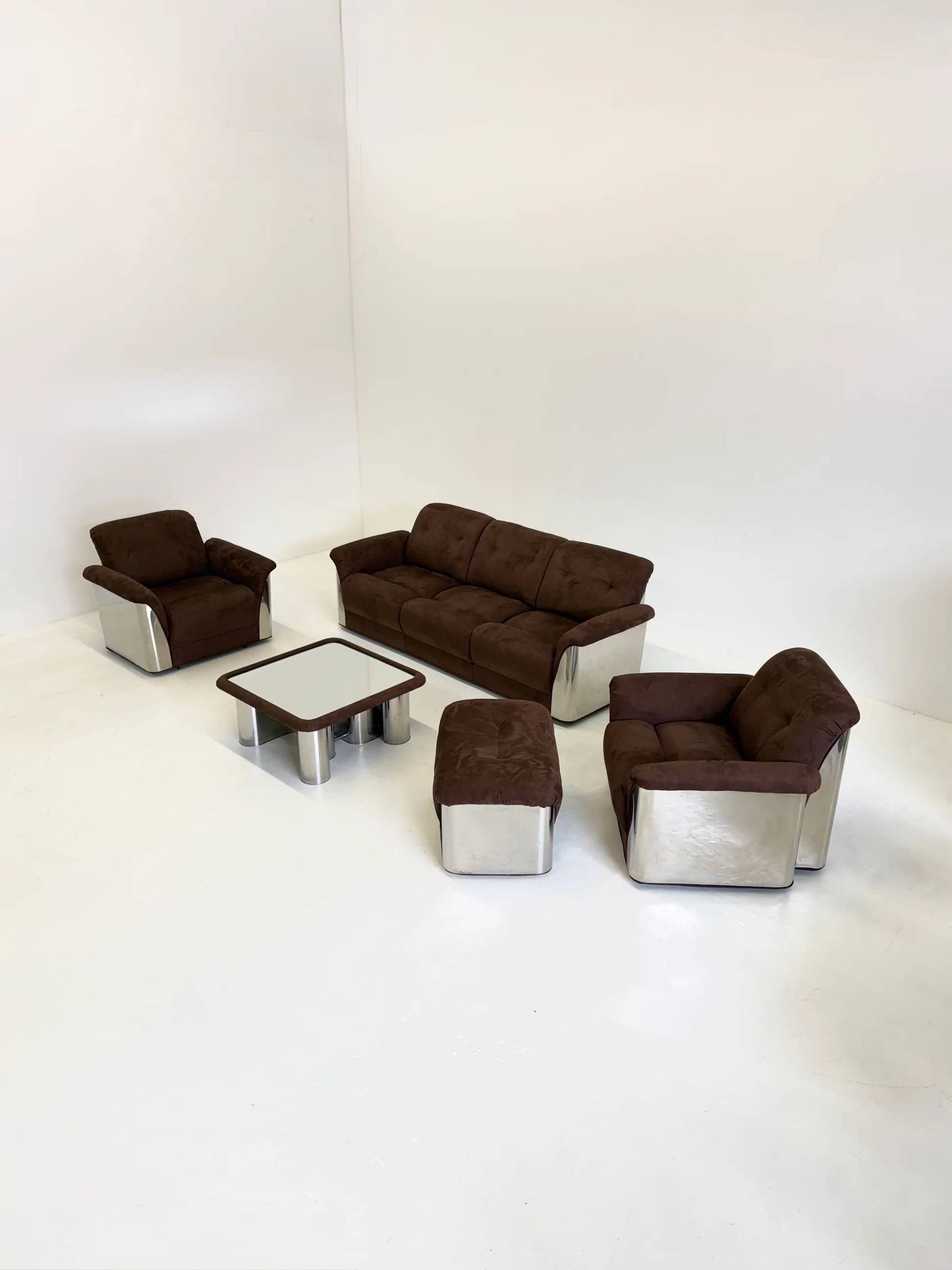 Complete lounge seating area by Gian Pietro Arosio