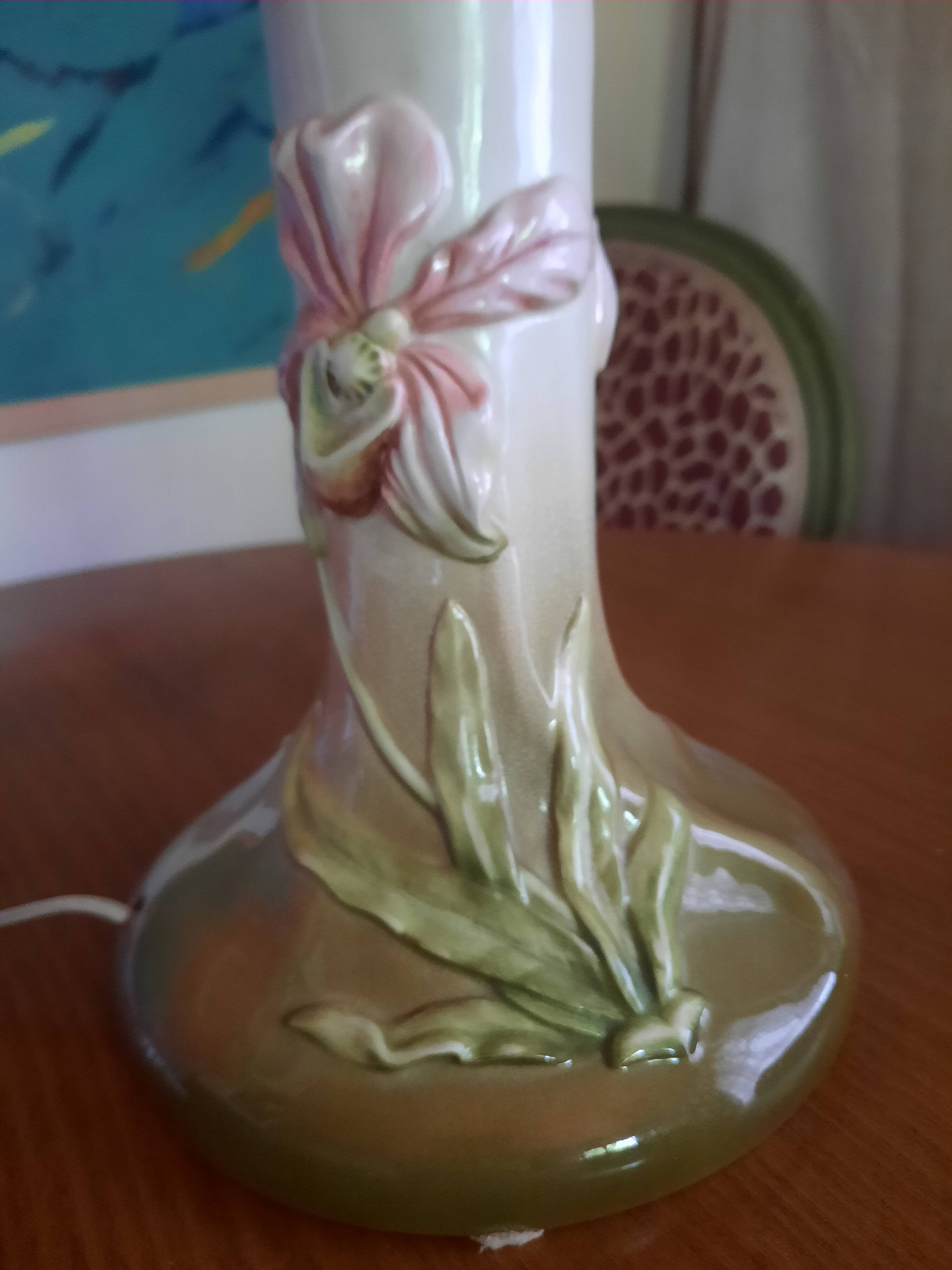 Orchid-patterned earthenware table lamp