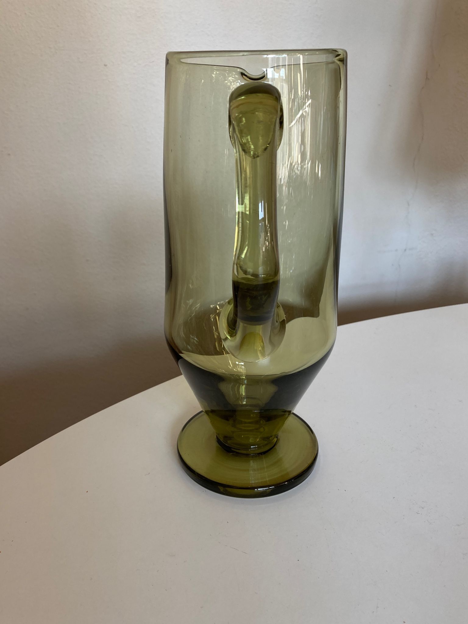 Vase in lime green blown glass modernist 1950