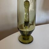 Vase en verre soufflé vert tilleul moderniste 1950