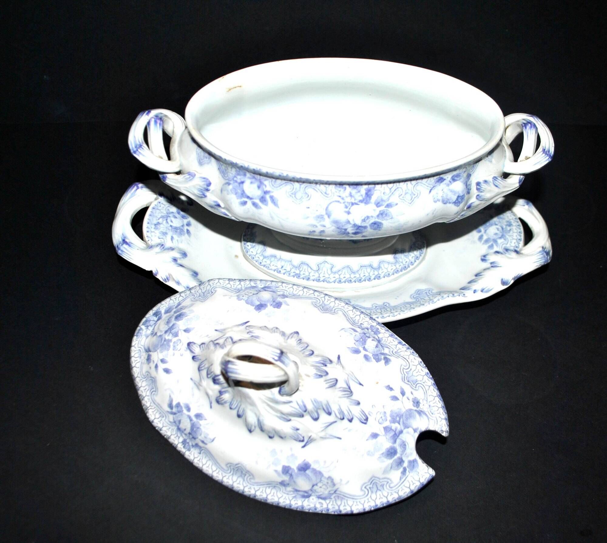 Antique earthenware sauceboat from CREIL MONTEREAU LM&Cie 1840-1870