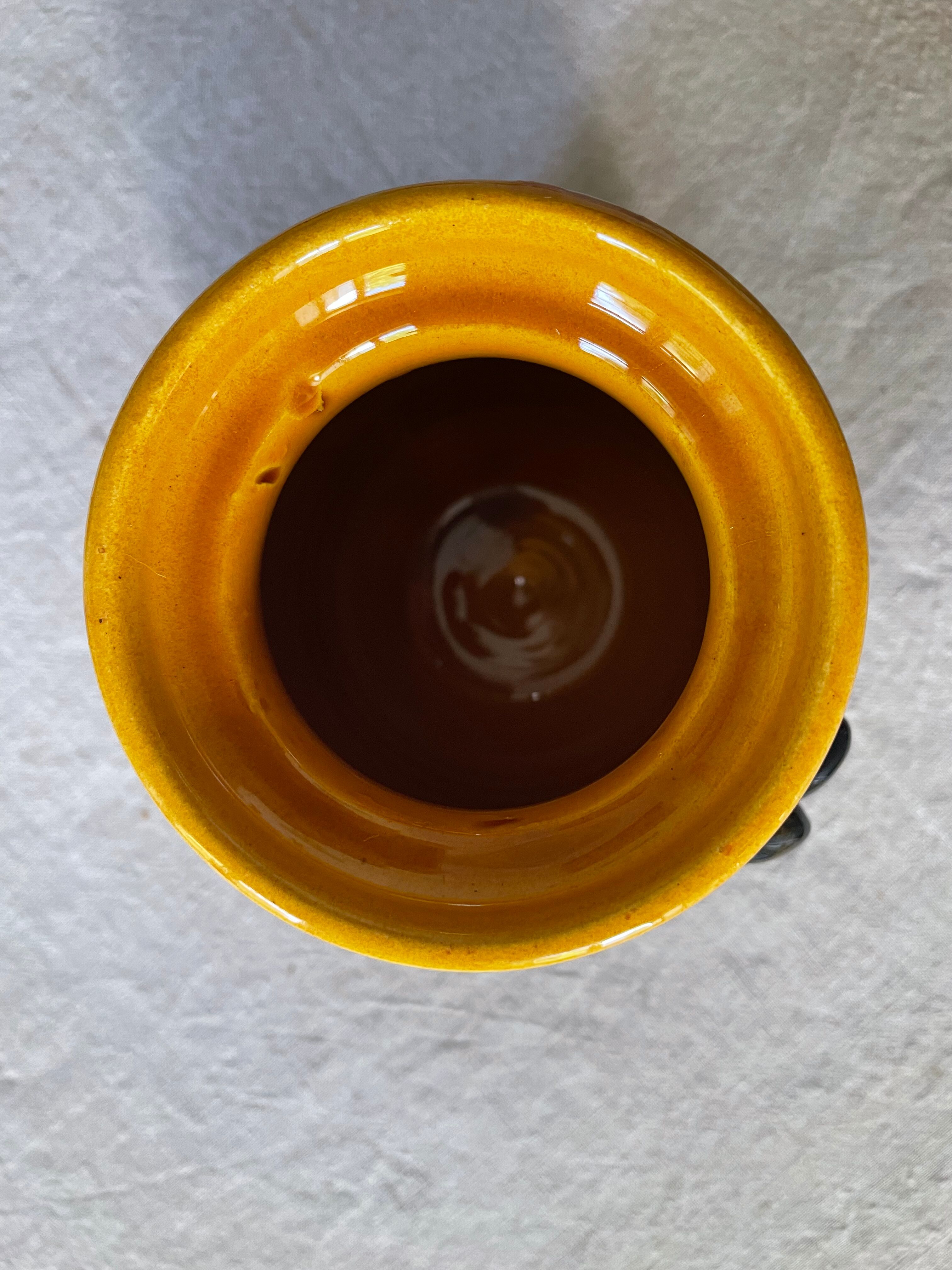 Vallauris slurry olive pot