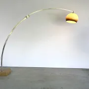 Grand lampadaire à arc extensible, années 1970