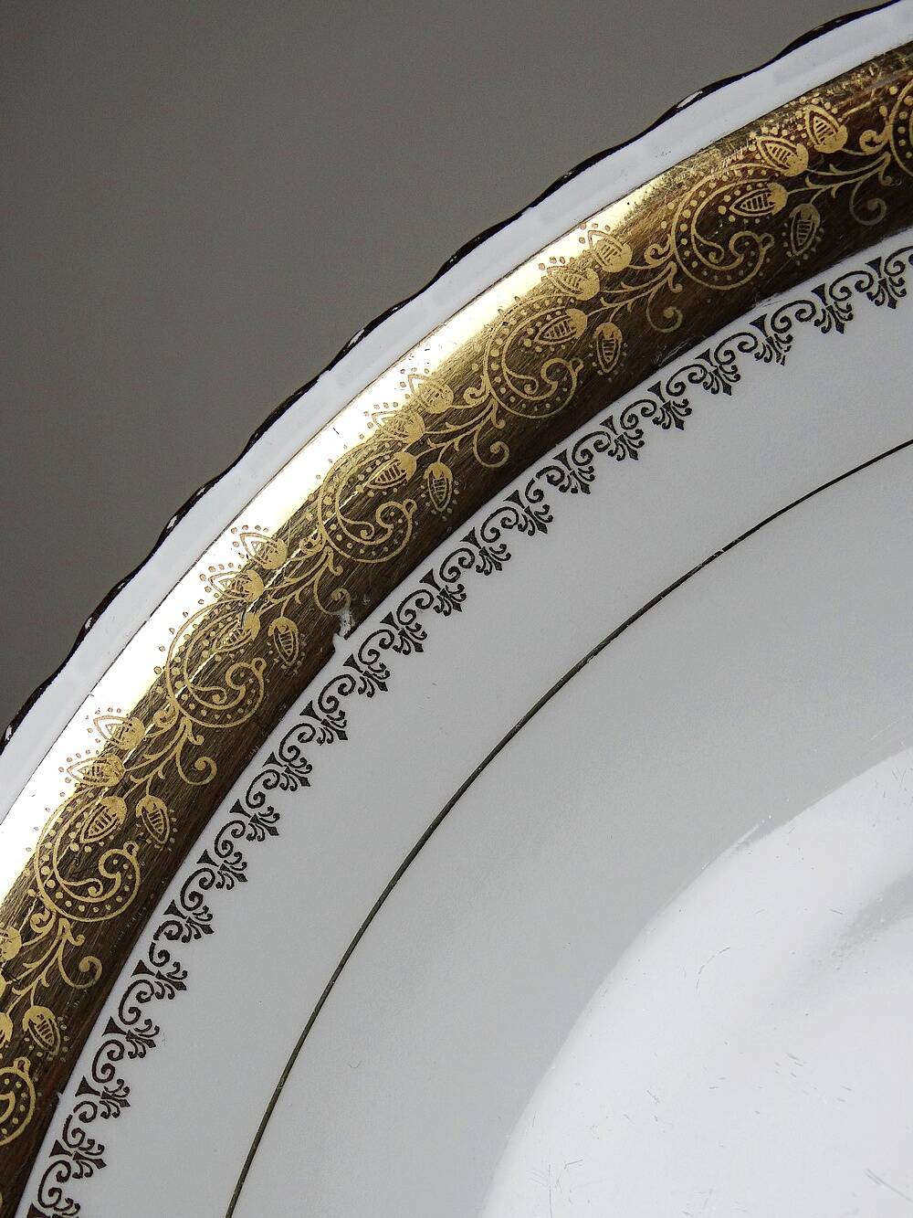 Vintage deep plate in gilded Limoges porcelain, ADP L Royal