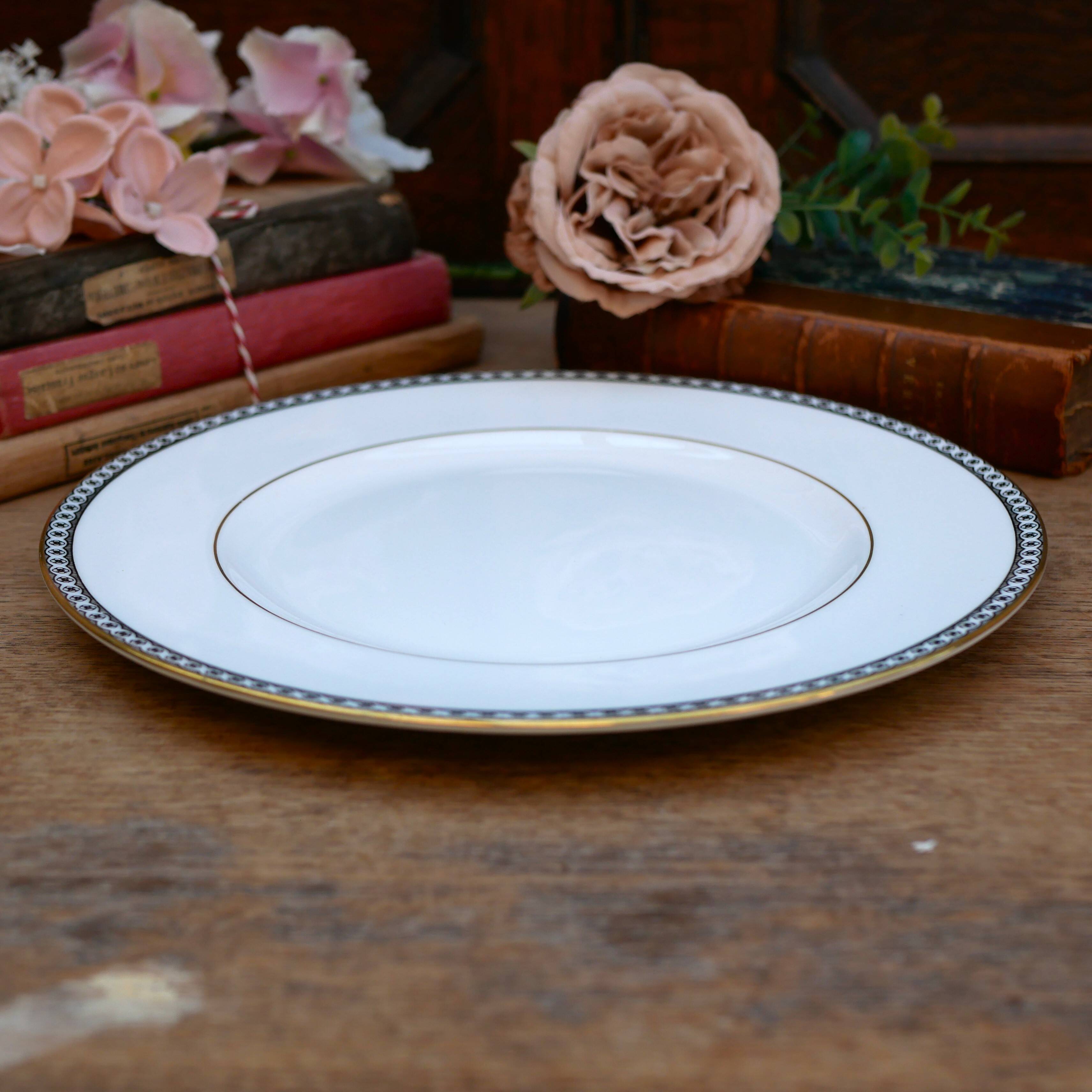 Wedgewood Ulander dinner plate in fine English porcelain