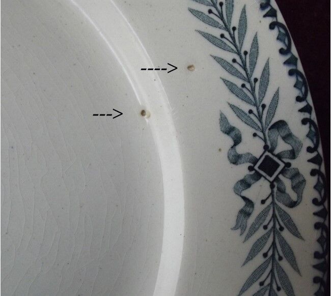Suite of 18 flat plates Choisy-le-Roi, Chinon décor