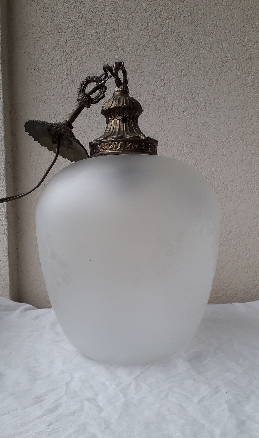 Glass and bronze pendant lamp