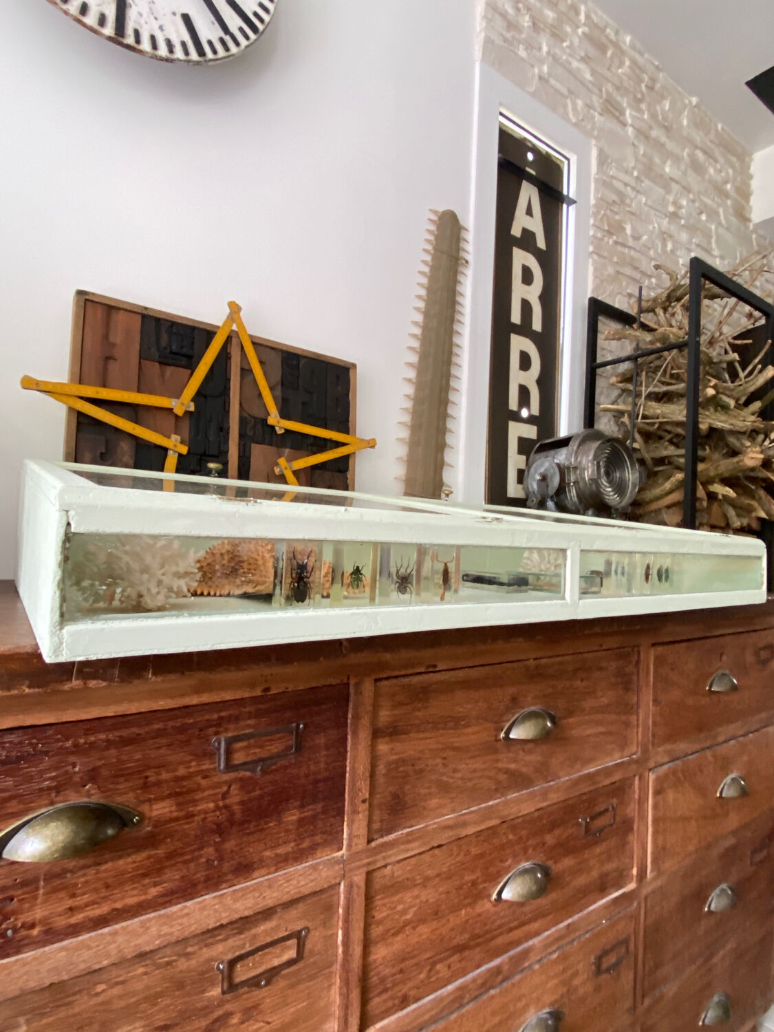 Display case with double glass