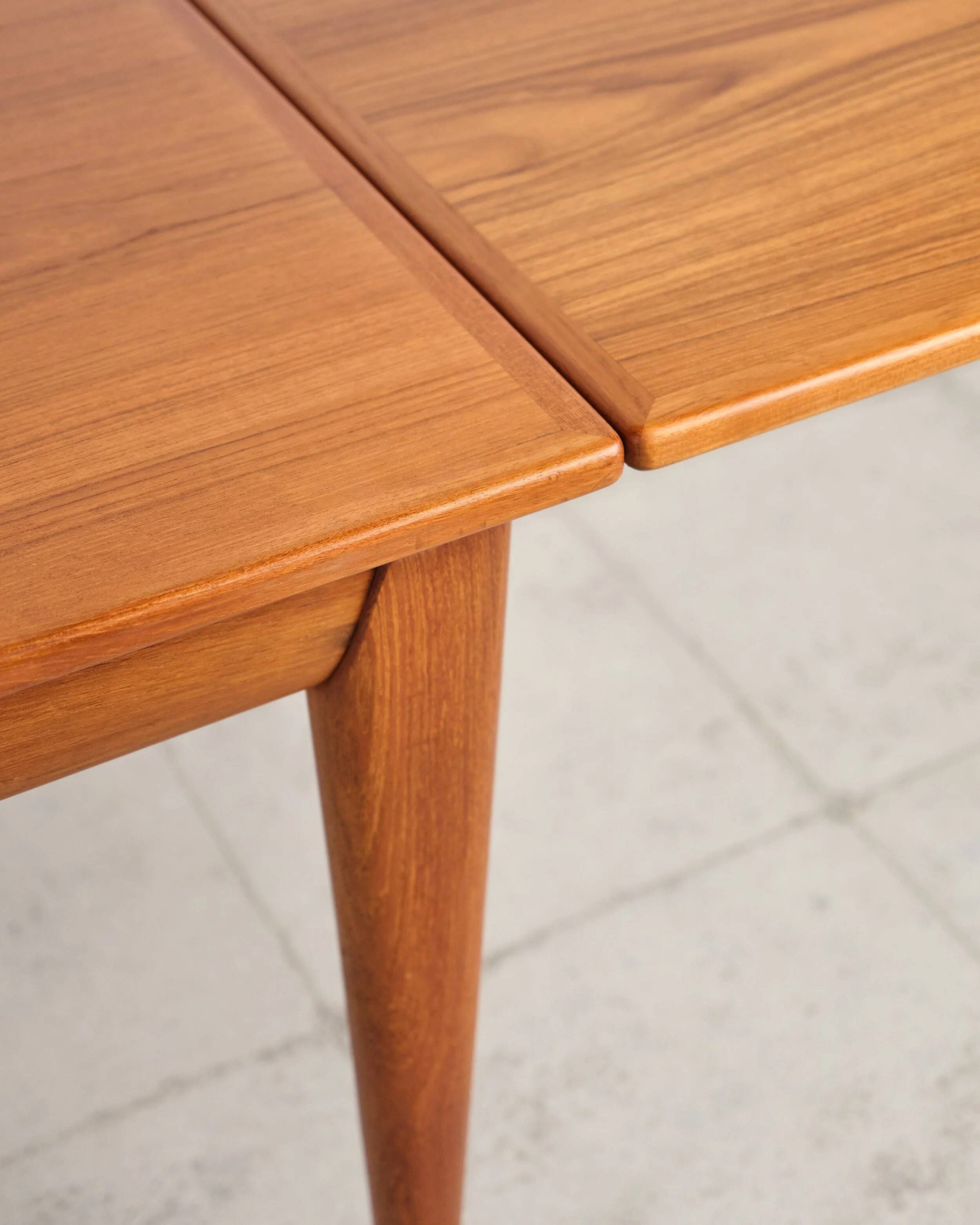 Extendable table model 12 in teak by Niels O. Møller, Denmark, 1960s