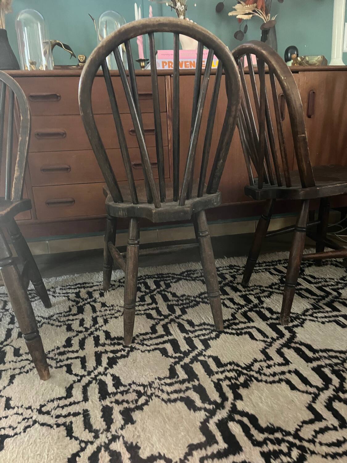 Set of 4 Windsor chairs
