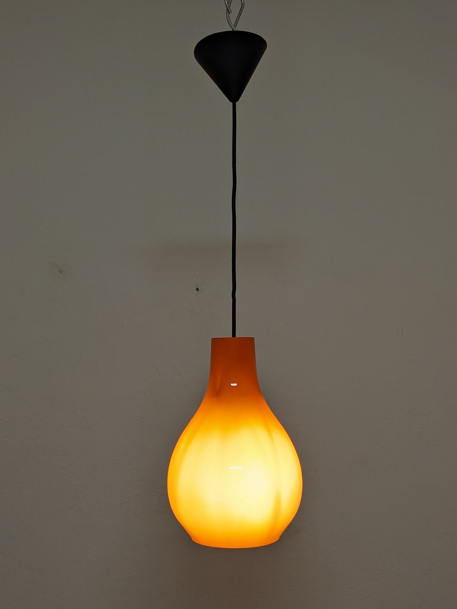 Suspension drop of water in opaline of the 60s 70s