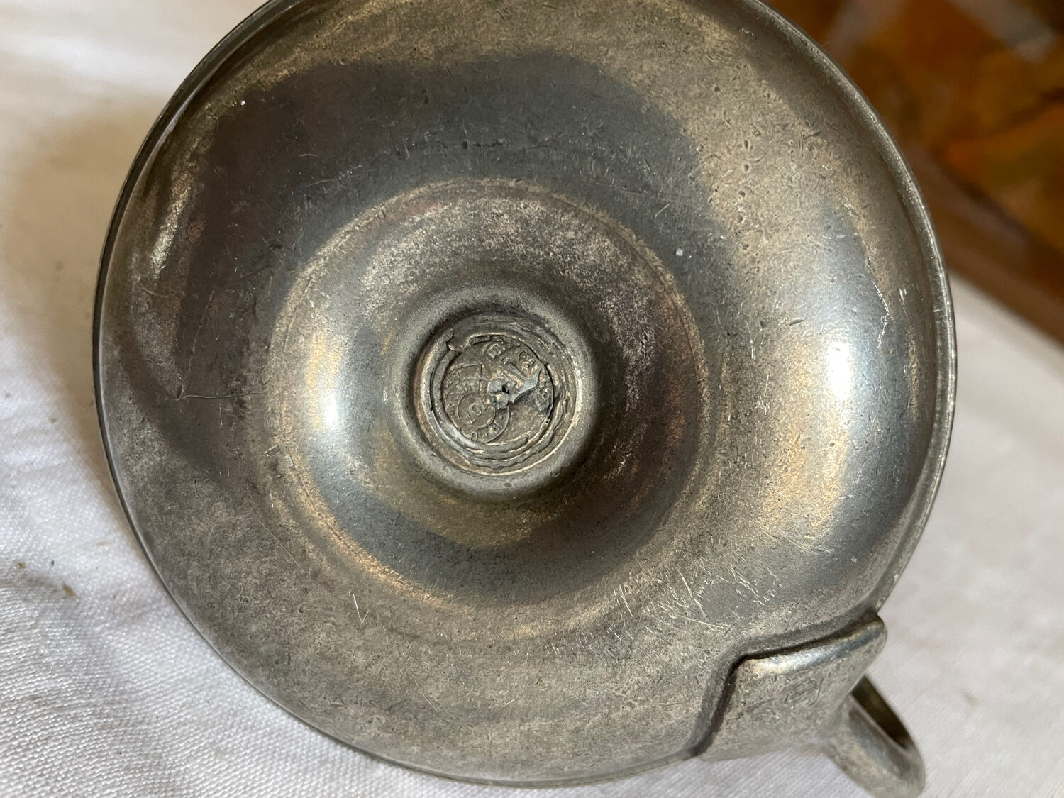 Hand port metal candle holder