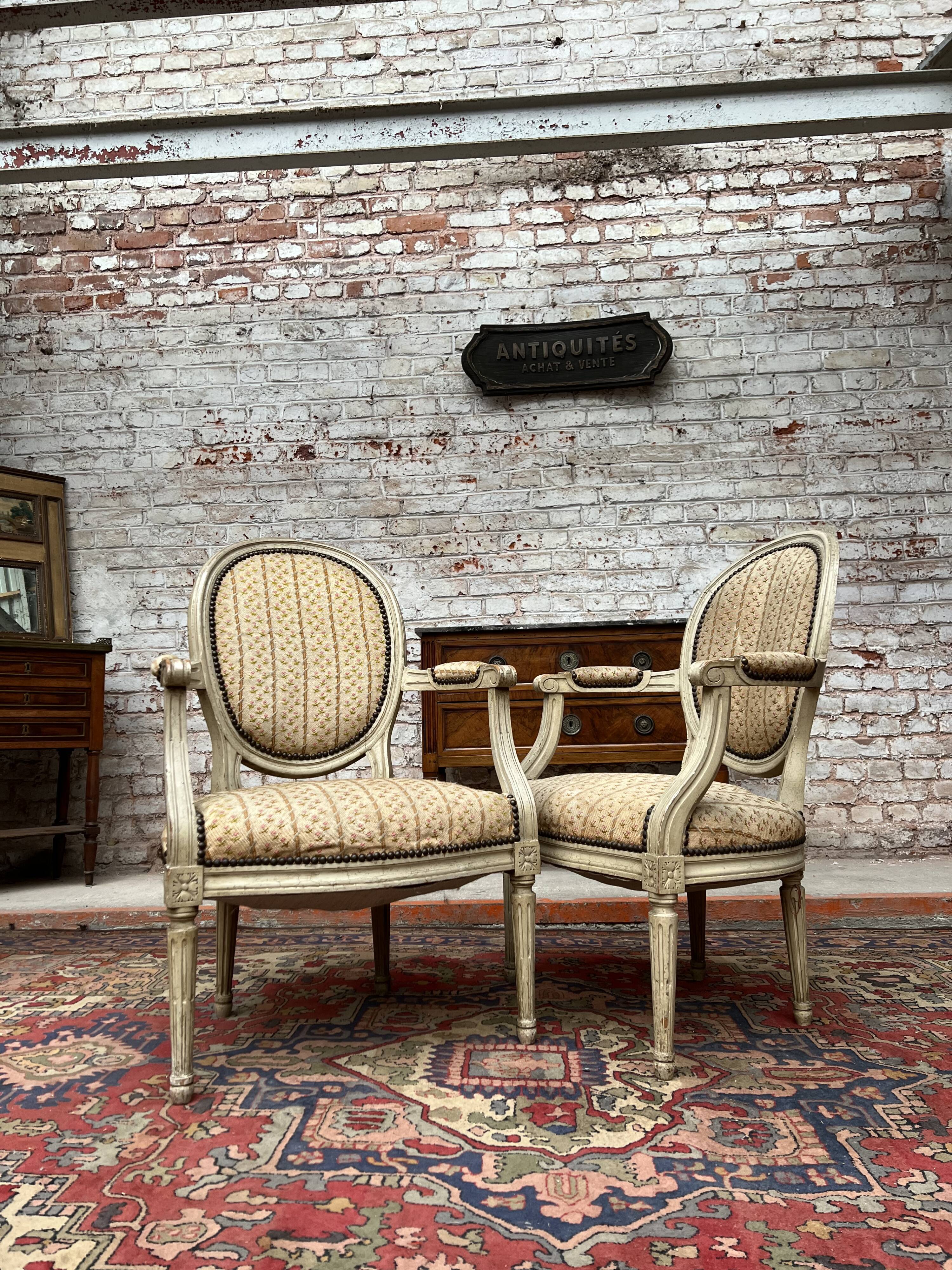 Pair of Armchairs with Back Medallion Lacquered Wood Louis XVI Style XIX Century