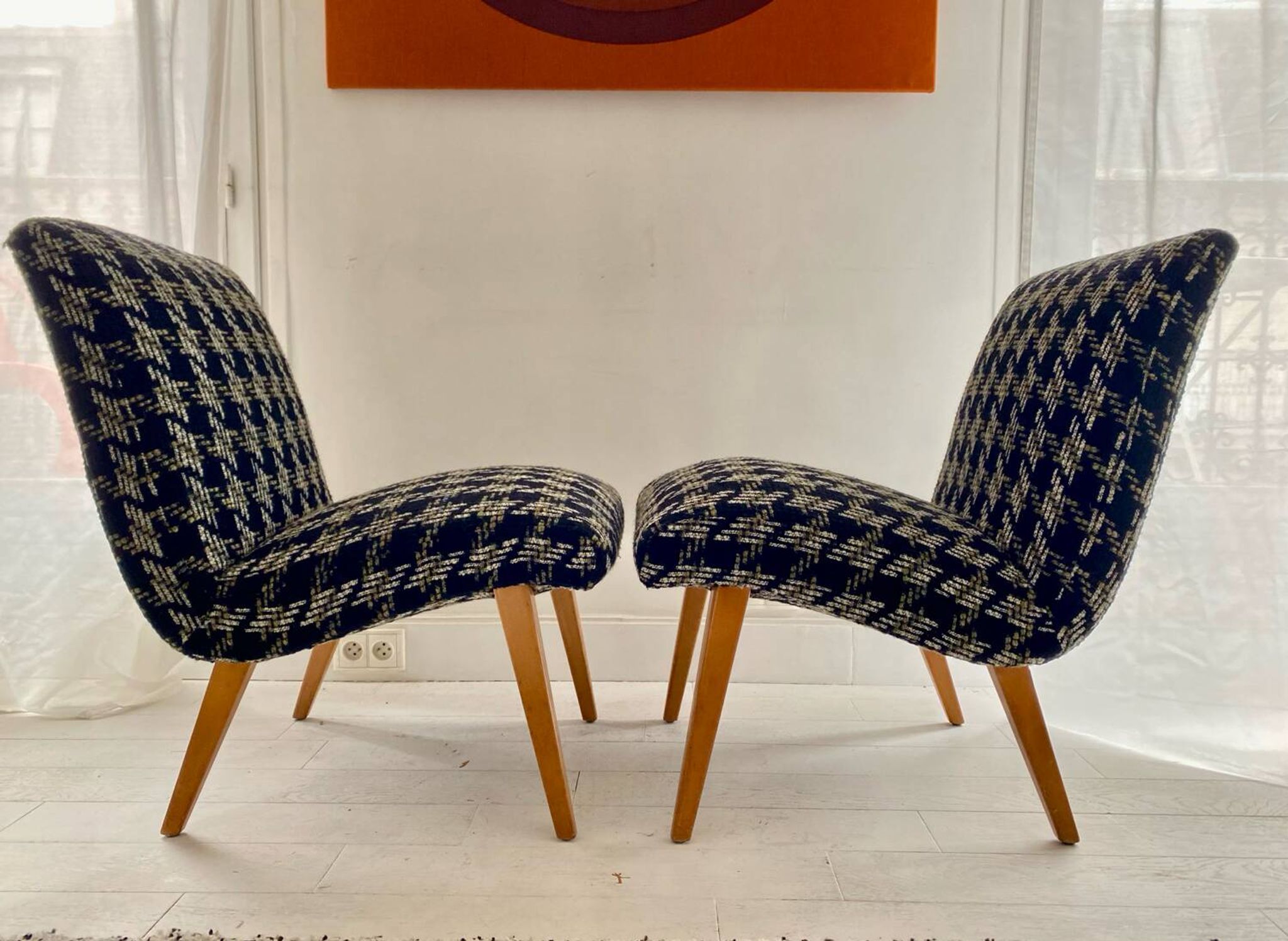 Pair of Knoll 'Vostra' armchairs
