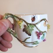 Cup n°1 CAP porcelanas Portugal insects and fruits in relief