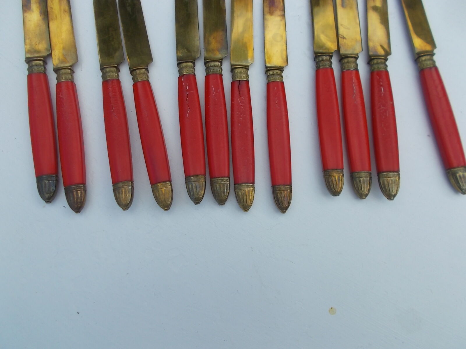 Housewife covered dessert red handle