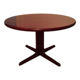 Round rosewood table with central leg, Scandinavian design møllers møbelfabrik