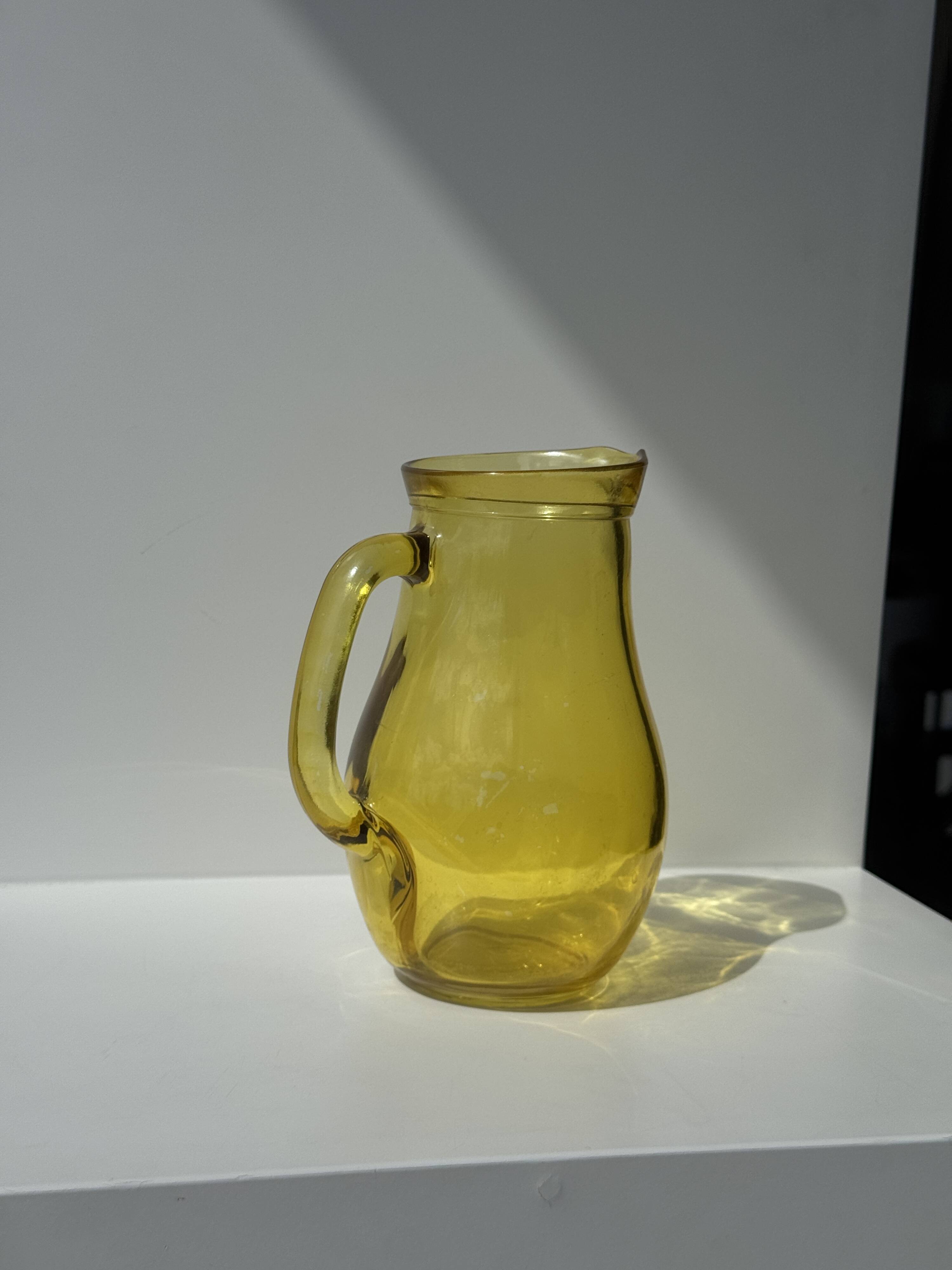 Vintage yellow glass pitcher H20.5