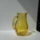 Pichet vintage en verre jaune
