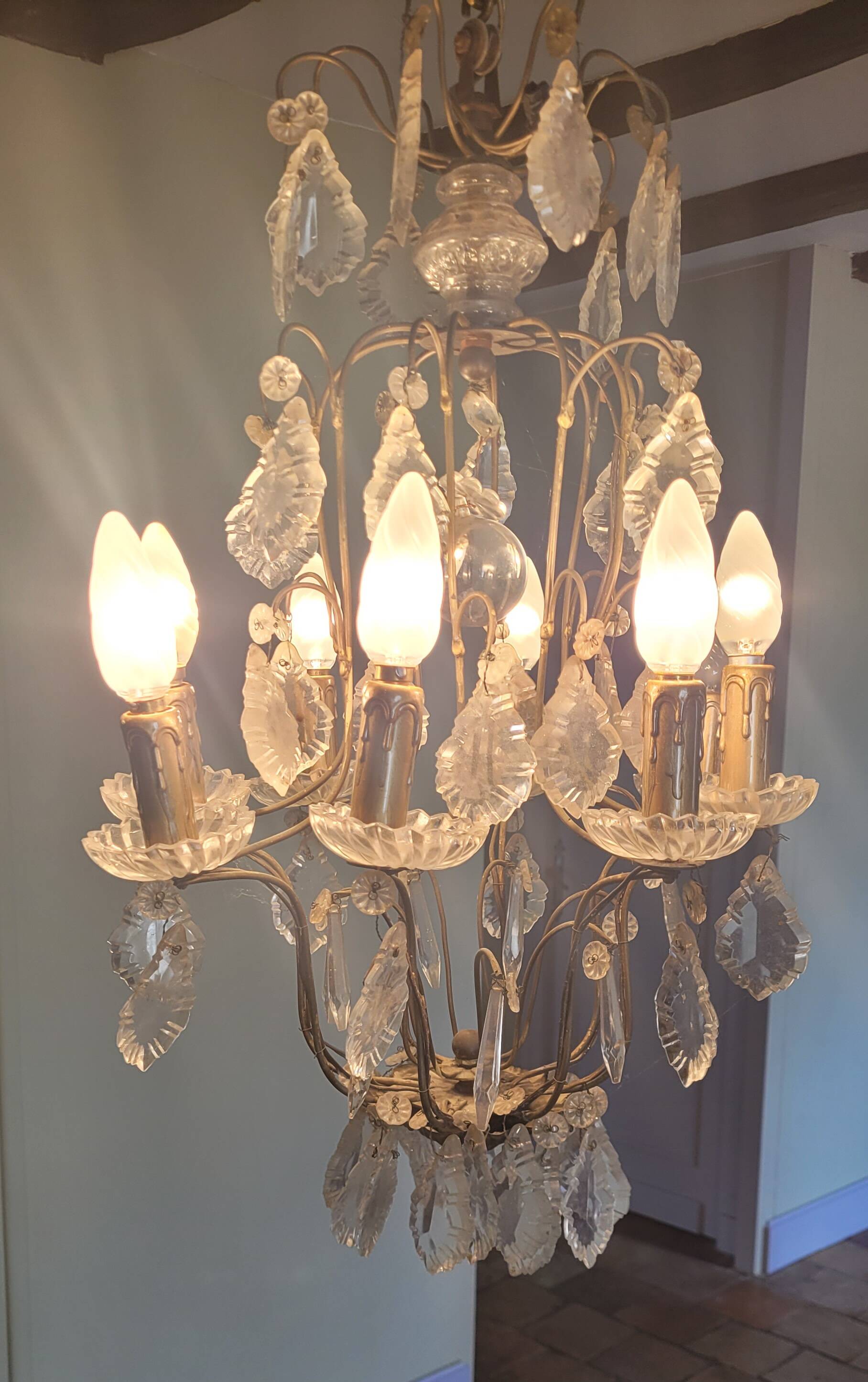 8-light chandelier