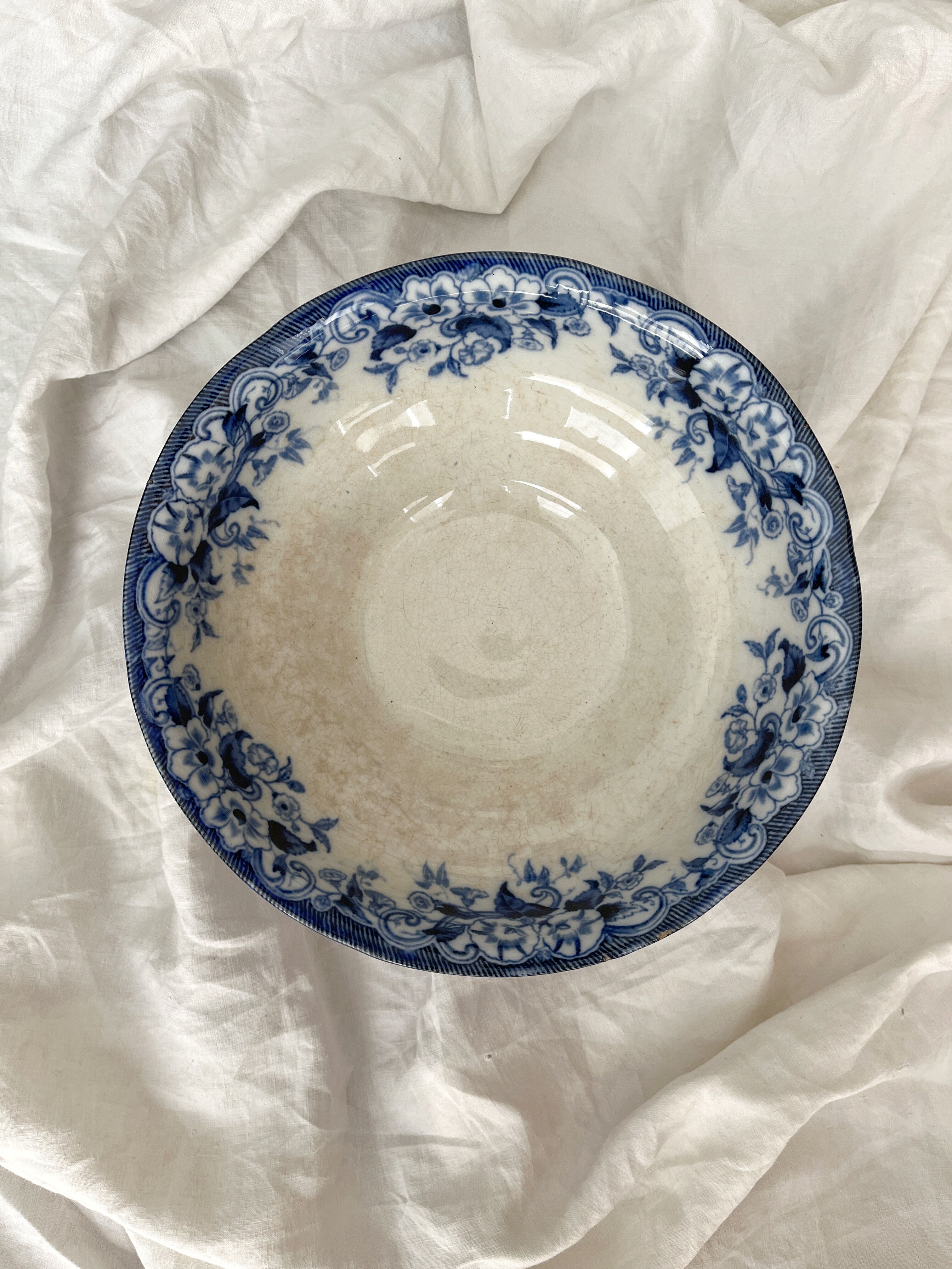 Flora pedestal bowl/salad bowl, Creil and Montereau, late 19th century