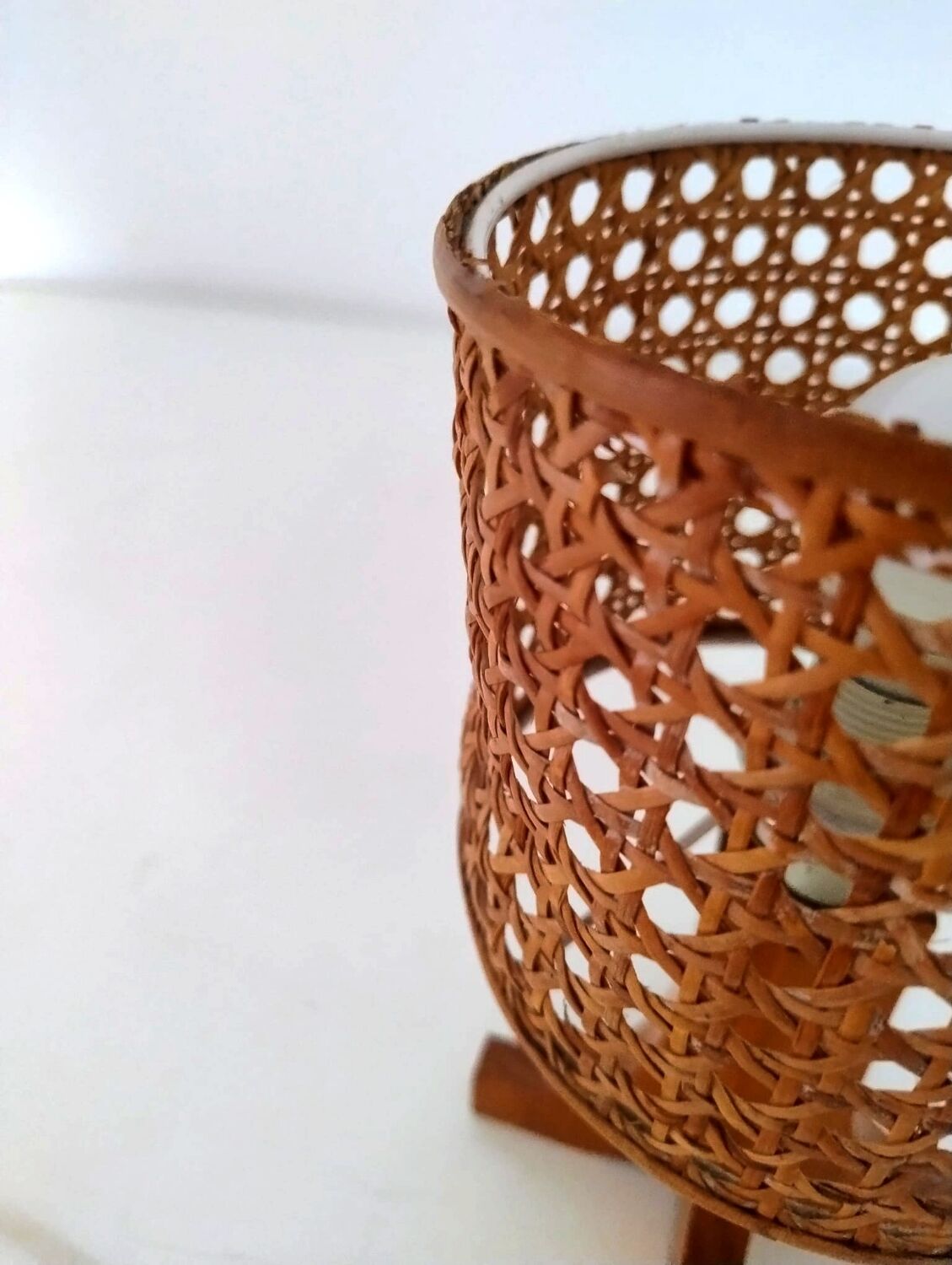 Lampe années 70 cannage et bois