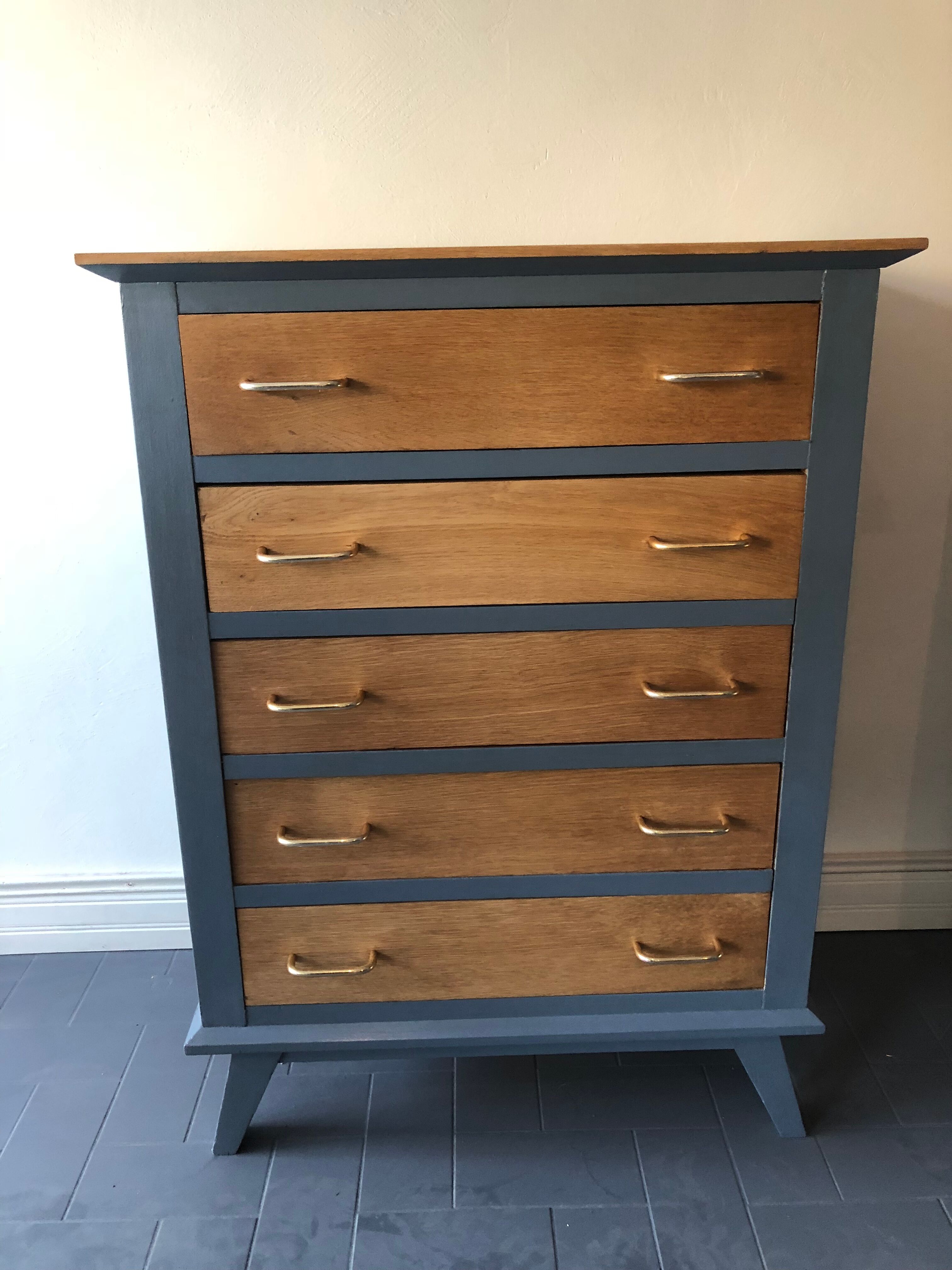 Dresser chest vintage