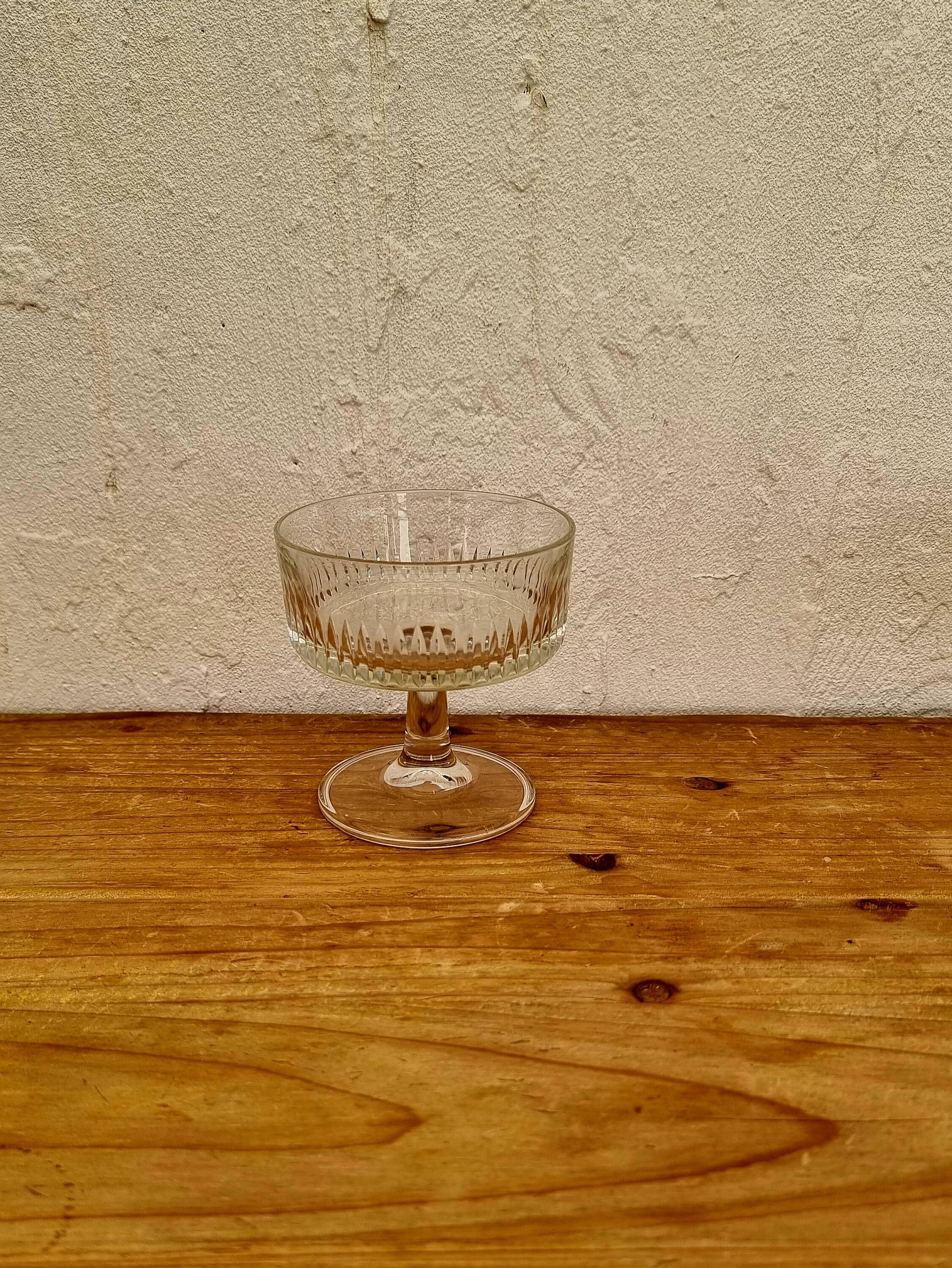 Set of 6 vintage champagne glasses
