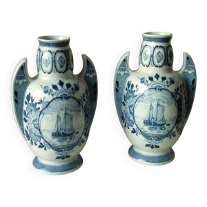 Paire de vases en faience