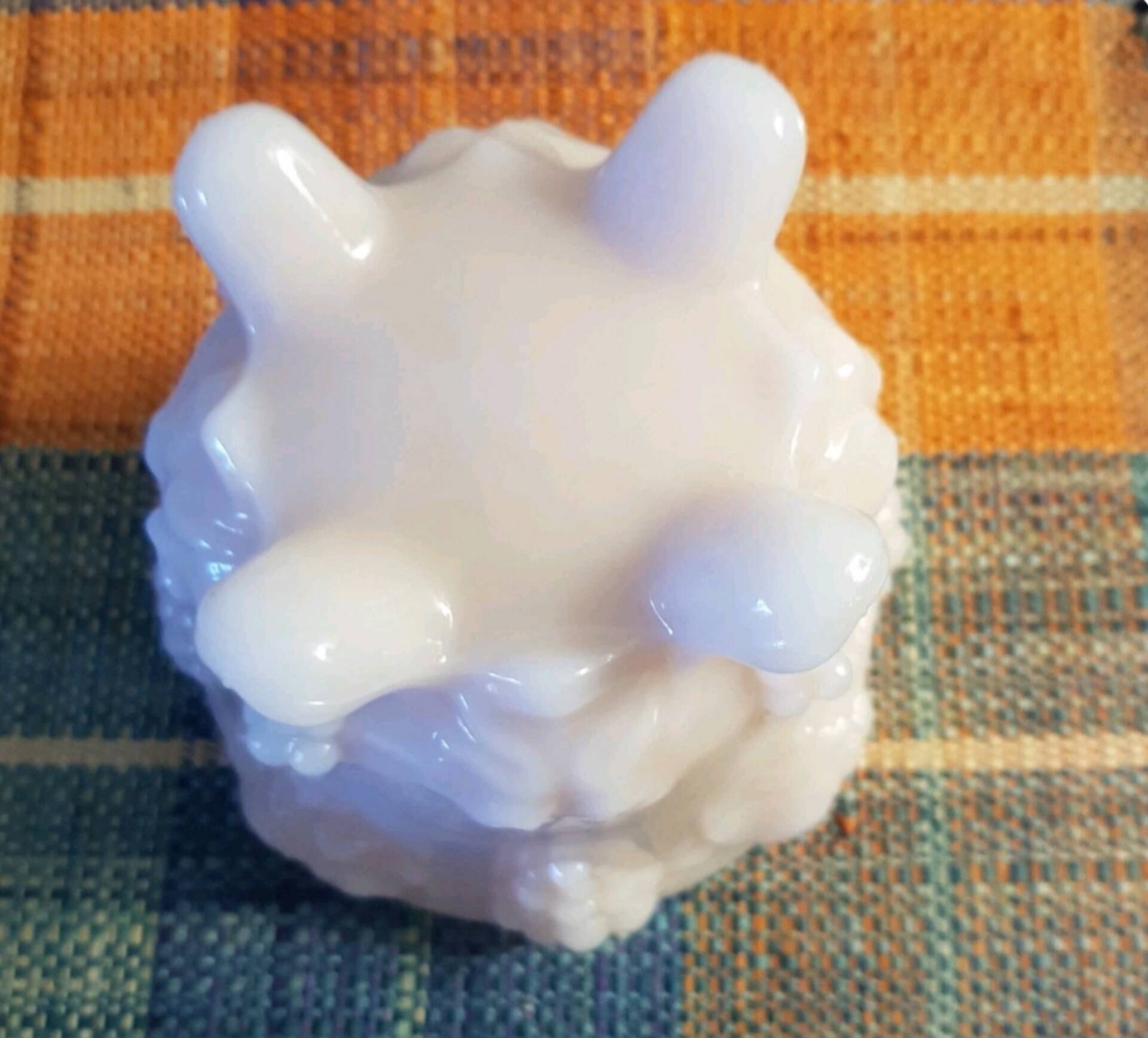 Petit cache-pot en opaline rose