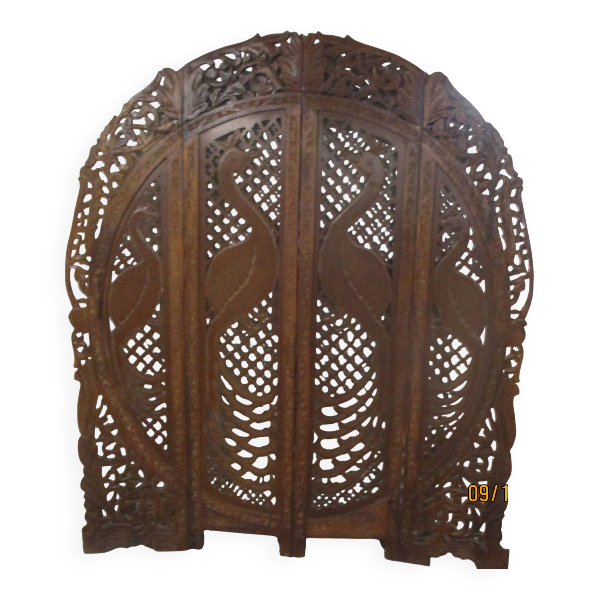 HANDCRAFTED SCREEN Carved by hand NEW