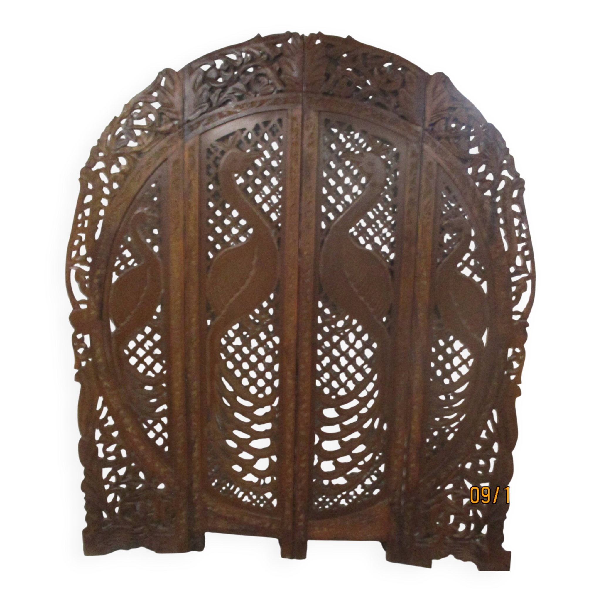 HANDCRAFTED SCREEN Carved by hand NEW